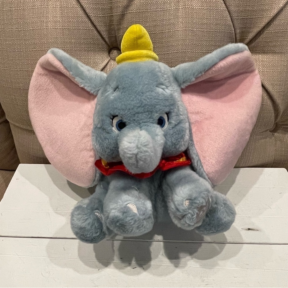 Disney Store Exclusive Plush Dumbo Stuffed Animal 10” Vintage Super Soft